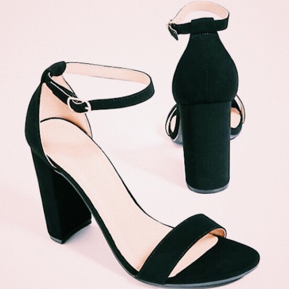 Black chunky heel • Charlotte Russe